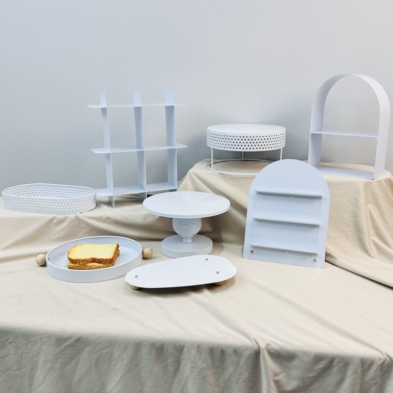 Esküvői és születésnapi desszert kiállító állvány, vas kivitel, egyszerű stílus