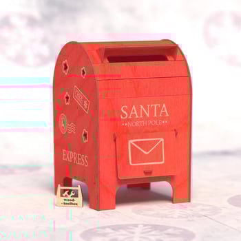 Individualizuotas medinės pašto dėžės papuošalas namams – atidarytas graviravimas, peizažo gėlių motyvas