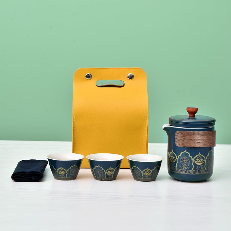 Κεραμικό ταξιδιωτικό σετ τσαγιού με 1 τσαγιέρα και 4 φλυτζάνια, φορητή δερμάτινη θήκη μεταφοράς, περιλαμβάνει δίσκο τσαγιού και δυνατότητα προσαρμογής λογότυπου