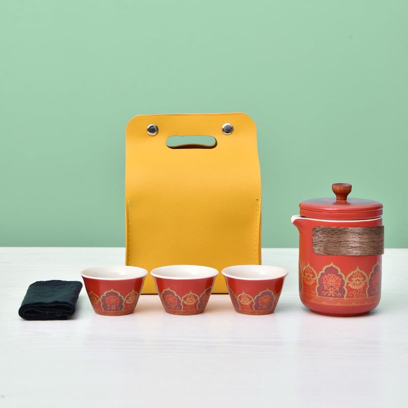 Κεραμικό ταξιδιωτικό σετ τσαγιού με 1 τσαγιέρα και 4 φλυτζάνια, φορητή δερμάτινη θήκη μεταφοράς, περιλαμβάνει δίσκο τσαγιού και δυνατότητα προσαρμογής λογότυπου