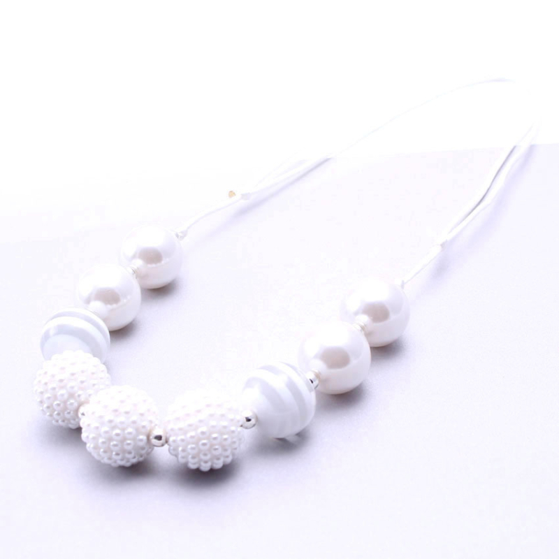 Gyermekeknek szóló nyaklánc - gyanta/plasztik gyöngyök, gyöngy lánc, állítható zsinór, egyedi csomagolás