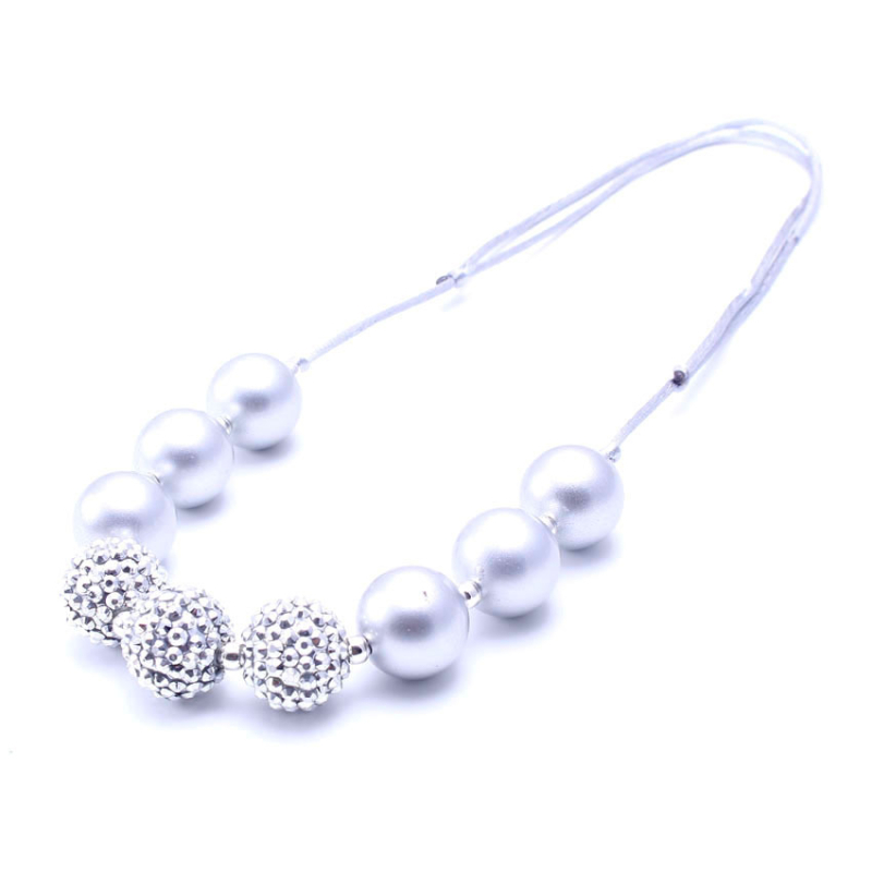 Gyermekeknek szóló nyaklánc - gyanta/plasztik gyöngyök, gyöngy lánc, állítható zsinór, egyedi csomagolás