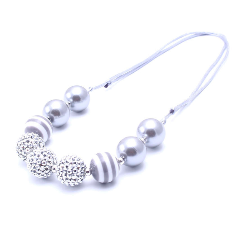 Gyermekeknek szóló nyaklánc - gyanta/plasztik gyöngyök, gyöngy lánc, állítható zsinór, egyedi csomagolás