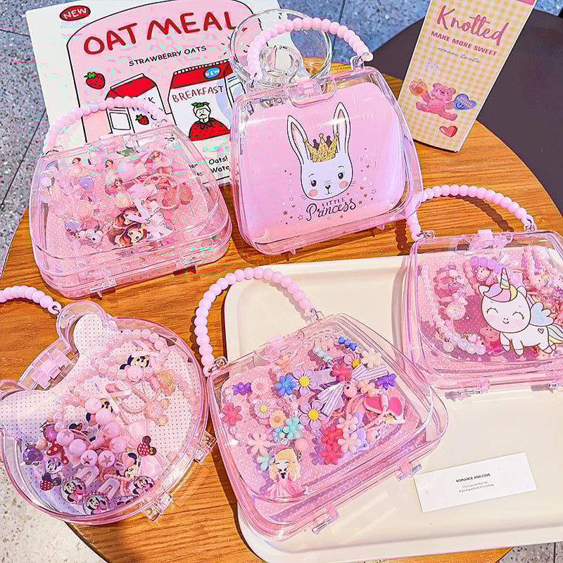 Vaikų plaukų aksesuarų komplektas – rankų darbo; akrilinis; piešiniai su gyvūniais/animaciniais personažais; įskaitant plaukų segtukus, kaklo vėrinį ir auskarus; tinka vaikams nuo 3 iki 10 metų.