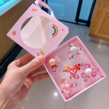 Gyermekeknek forgó gyűrű — műanyag/gyanta, rajzfilmszerű stílus, Lányos Hercegnő sorozat, logó nyomtatás lehetősége