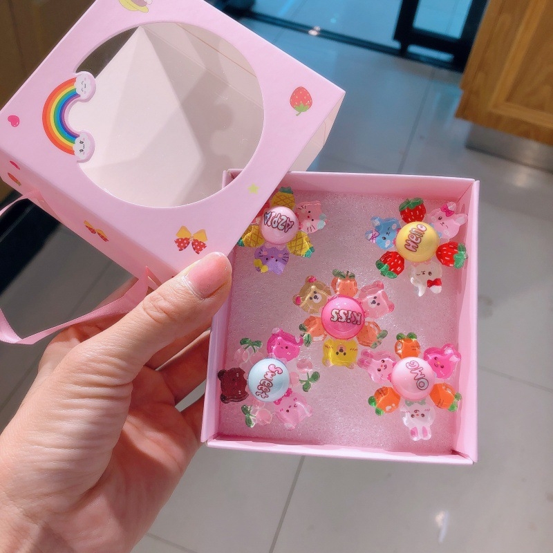 Gyermekeknek forgó gyűrű — műanyag/gyanta, rajzfilmszerű stílus, Lányos Hercegnő sorozat, logó nyomtatás lehetősége