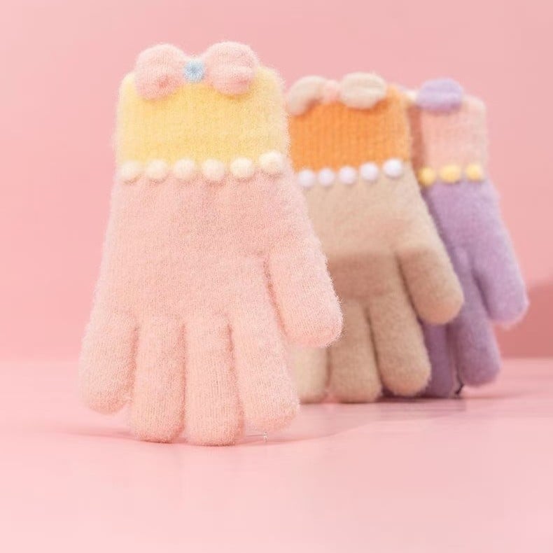 Vaikų žieminės pirštinės mergaitėms — šiltos, su fleece pamušalu, megzti jacquard raštu, princų stilius, penkių pirštų dizainas, elastinis rankogalis, 4–8 m