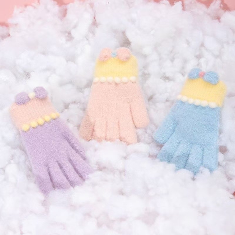 Vaikų žieminės pirštinės mergaitėms — šiltos, su fleece pamušalu, megzti jacquard raštu, princų stilius, penkių pirštų dizainas, elastinis rankogalis, 4–8 m
