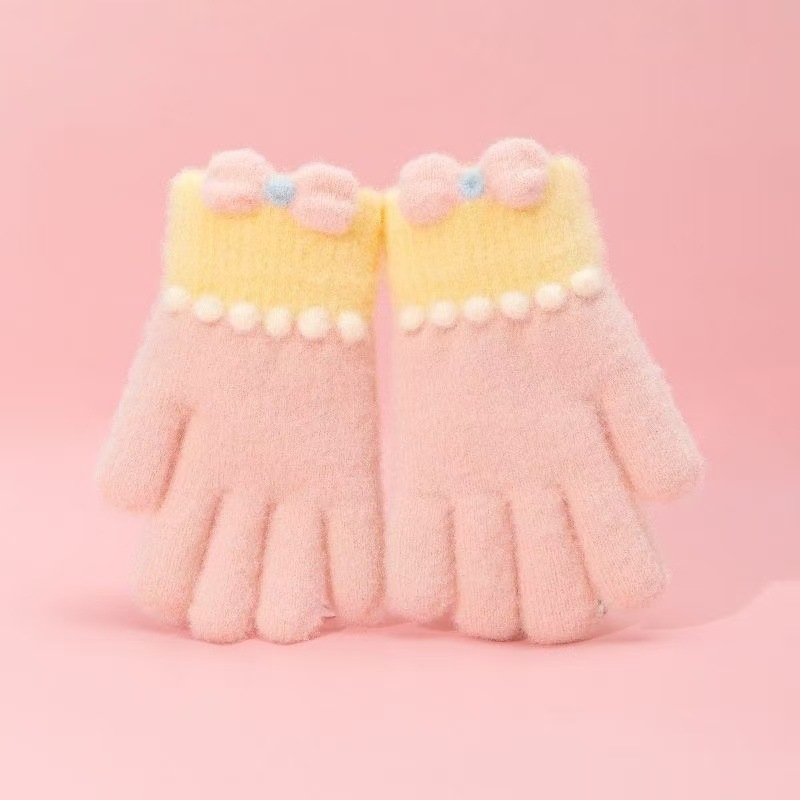 Vaikų žieminės pirštinės mergaitėms — šiltos, su fleece pamušalu, megzti jacquard raštu, princų stilius, penkių pirštų dizainas, elastinis rankogalis, 4–8 m