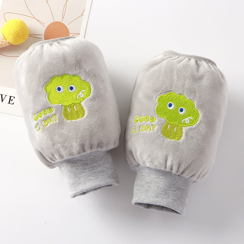 Vaikų rankovinės apsauginės nuo nešvarumų, rudens–žiema, animacinis piešinys, siuvinės, poliesterio pluoštas