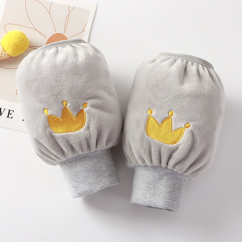 Vaikų rankovinės apsauginės nuo nešvarumų, rudens–žiema, animacinis piešinys, siuvinės, poliesterio pluoštas