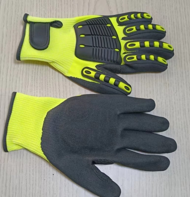 Mehaanilised kaitsekindad – lõikekindlad, kulumiskindlad, löögikindlad ja kokkupõrke vastased, mehhaanilisele töötlemisele; kaal 210 g