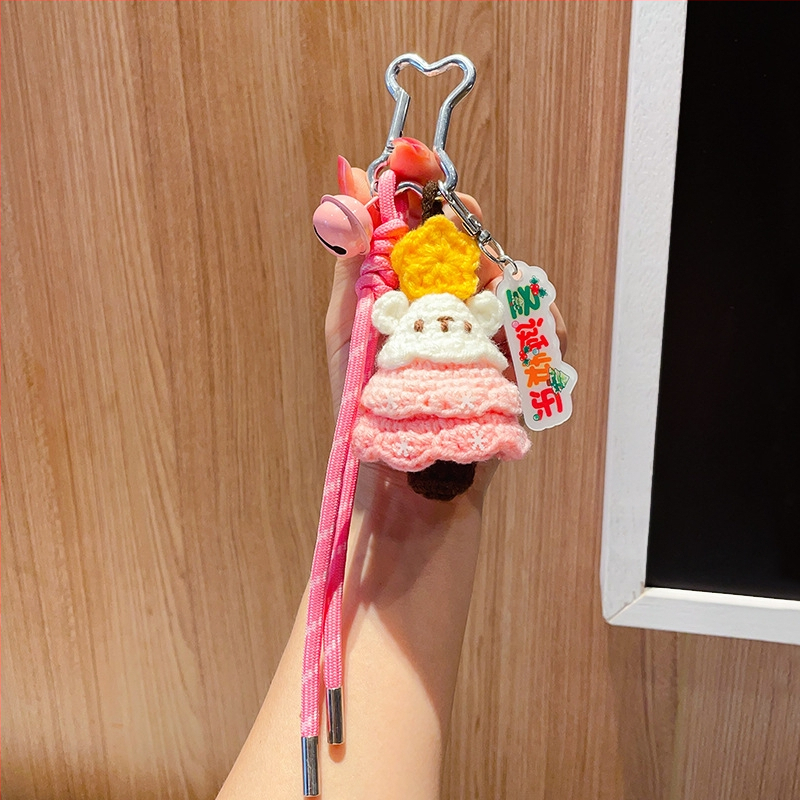 Villane heegeldatud jõulukuuse võtmehoidja – pehme karikatuurstiilis aksessuaar jõuludeks