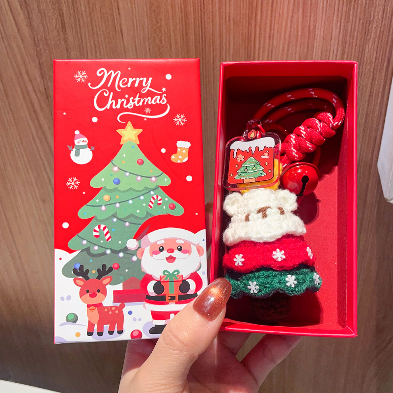 Villane heegeldatud jõulukuuse võtmehoidja – pehme karikatuurstiilis aksessuaar jõuludeks