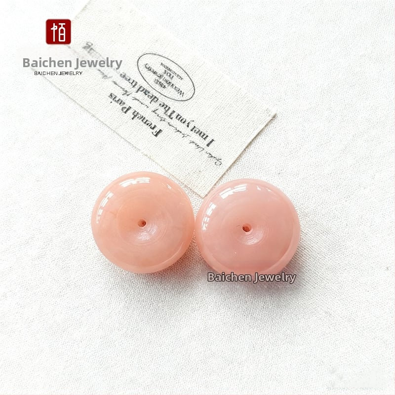 Dabas jads kulons, ģeometriska forma, slīpēts un polēts