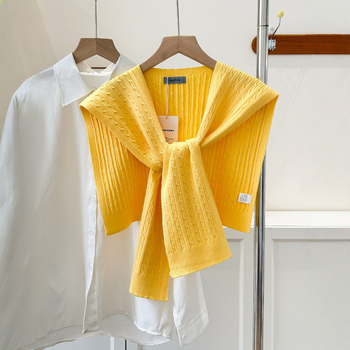 Kötött sál, monokróm minta, 45 cm szélesség, melegen tart