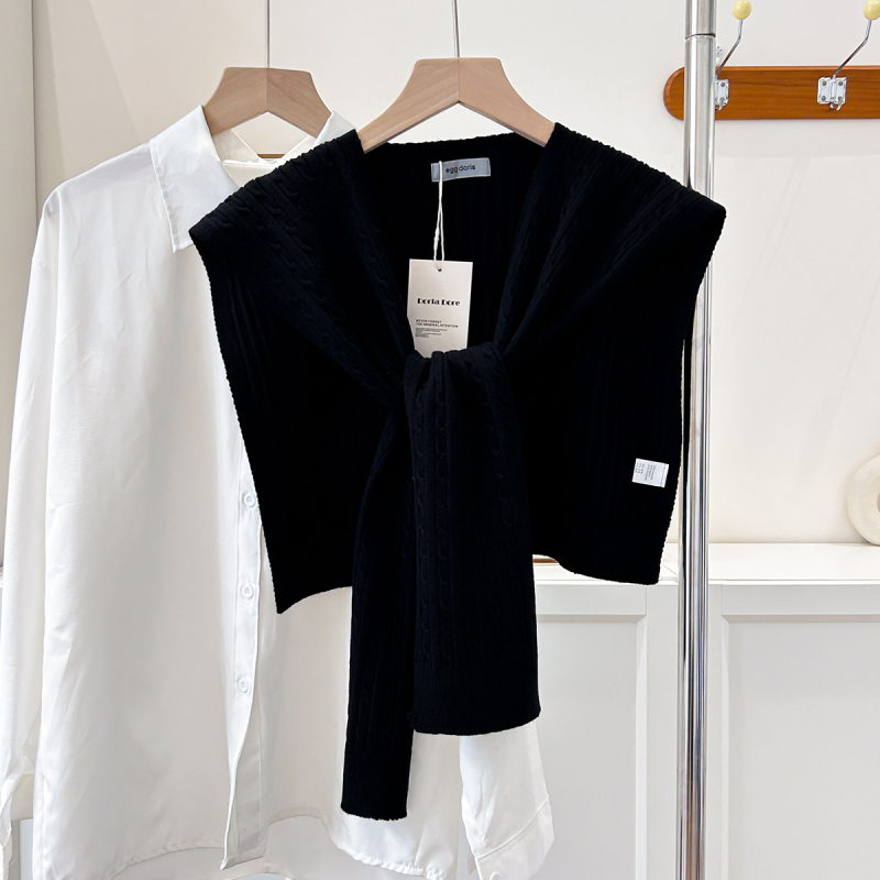 Kötött sál, monokróm minta, 45 cm szélesség, melegen tart