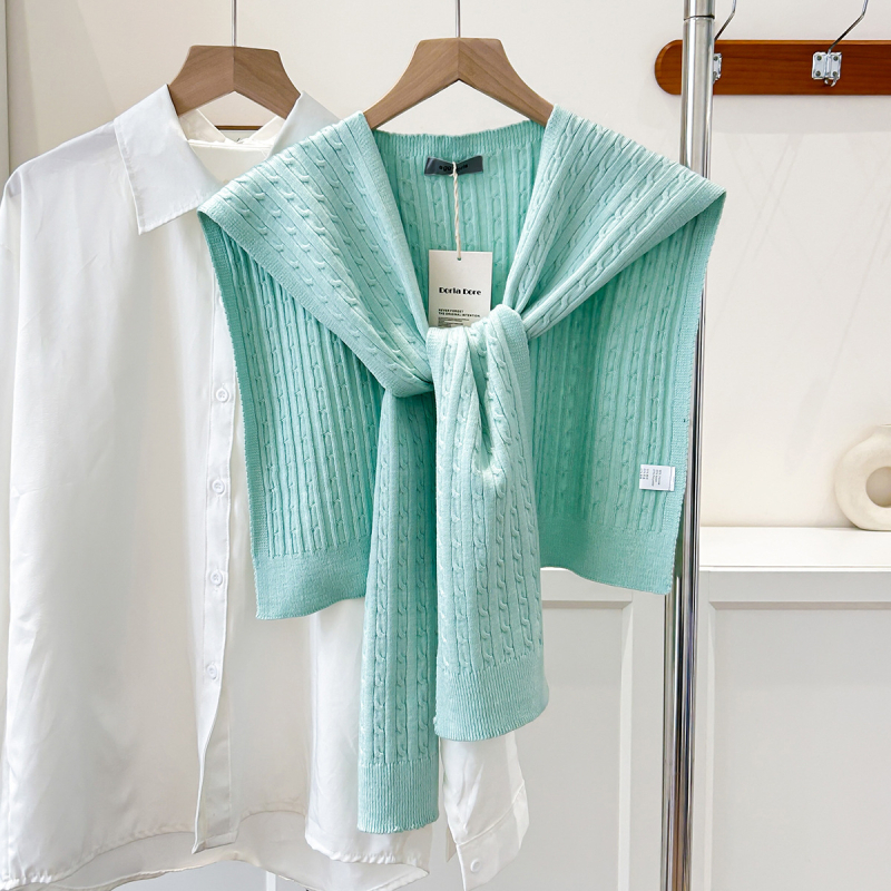 Kötött sál, monokróm minta, 45 cm szélesség, melegen tart