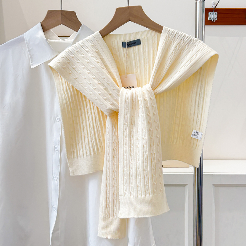 Kötött sál, monokróm minta, 45 cm szélesség, melegen tart