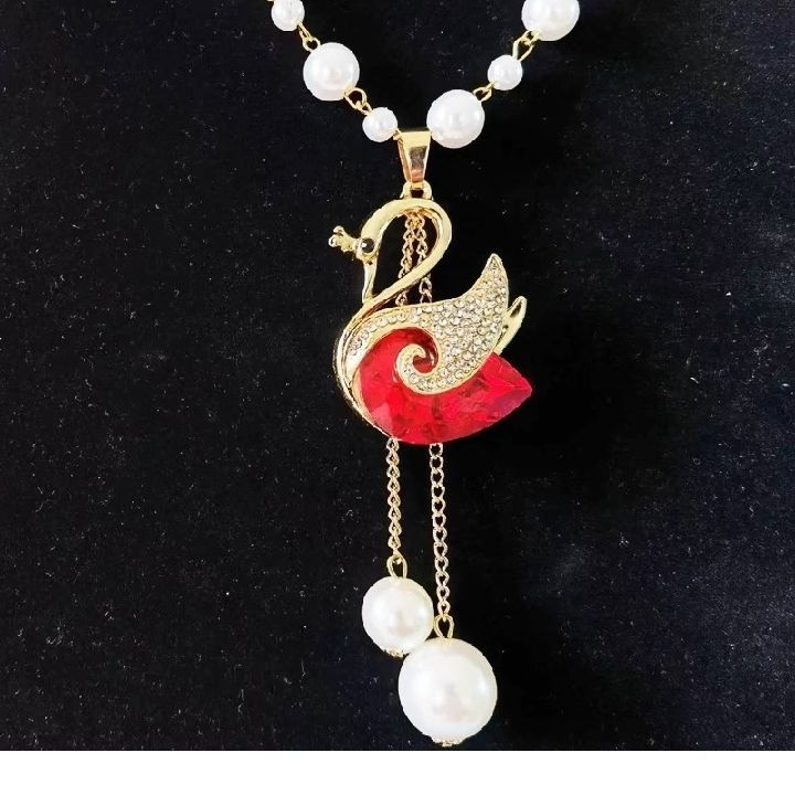 Ilga megztinio grandinėlė su perlų karoliukais, karolių grandinė, ilgis 51–80 cm, pakabukas iš lydinio