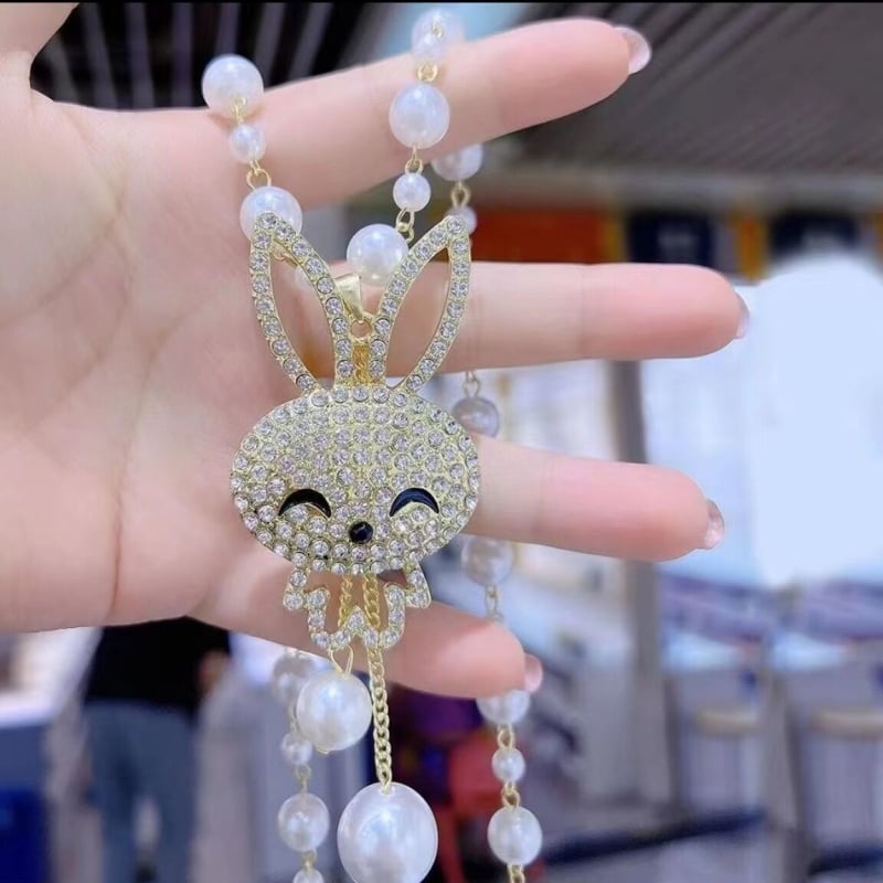 Ilga megztinio grandinėlė su perlų karoliukais, karolių grandinė, ilgis 51–80 cm, pakabukas iš lydinio