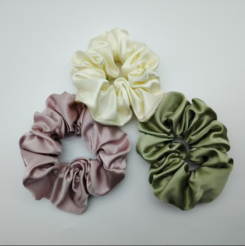 Mulberry svilena gumica za kosu – 100% svila, Seiko obrada, visoka elastičnost, lagani luksuz stil, proljeće 2025