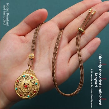 Rankų mezginiai jadeito pakabukas su virvele, su aštuonių lobynų kompasu, taikos motyvu ir moliūgo akcentu (Kilmė: Lianyungang; Medžiaga: medvilnė ir linas; Apdorojimas: rankinis mezginys)