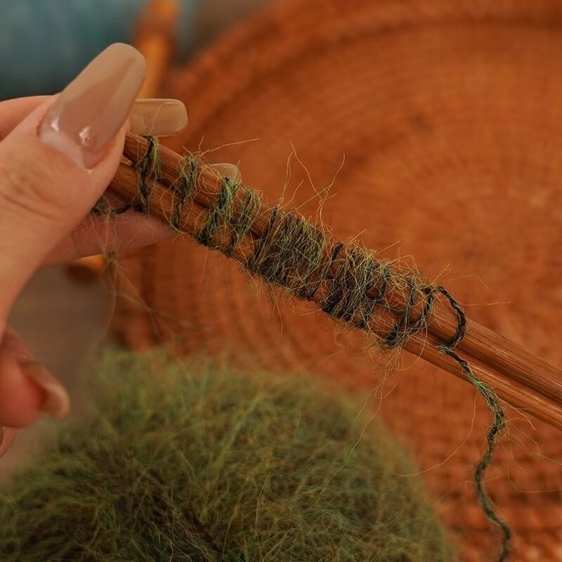 Keverék fonal kézi kötéshez – alpakka és mohír hosszú szálas keverék; gyűrűs sodrás; fonal forma: csoport; Mu Pai