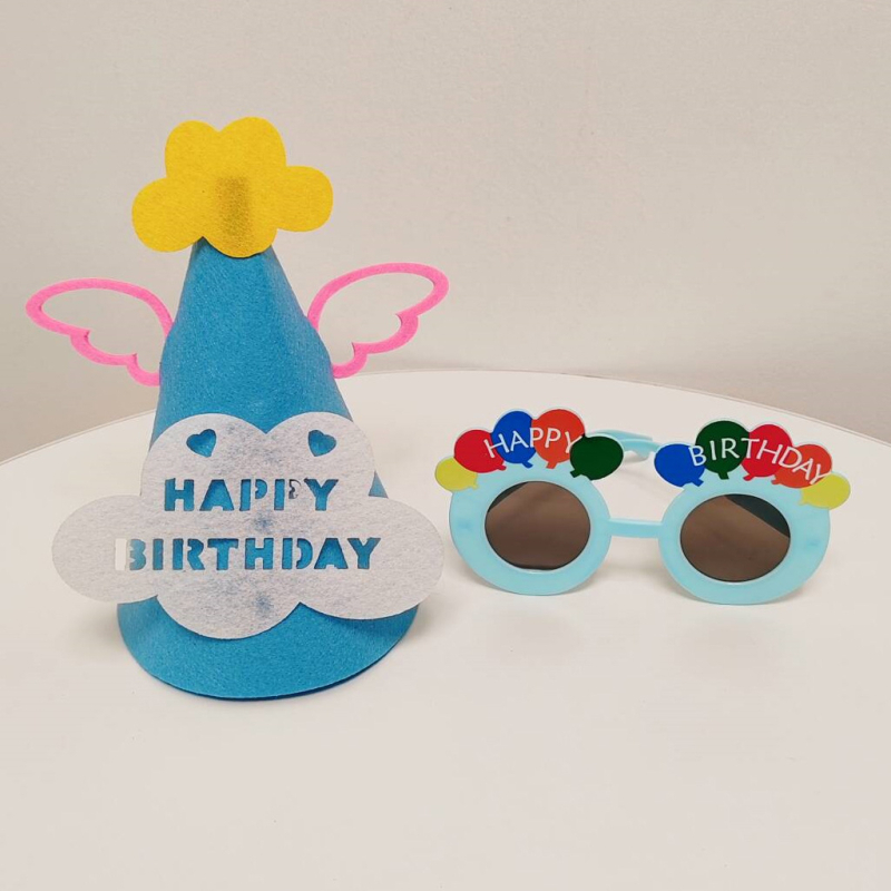 Vaikų gimtadienio skrybėlė iš filco – šventinis stilius, rekvizitai vietos dekoracijai