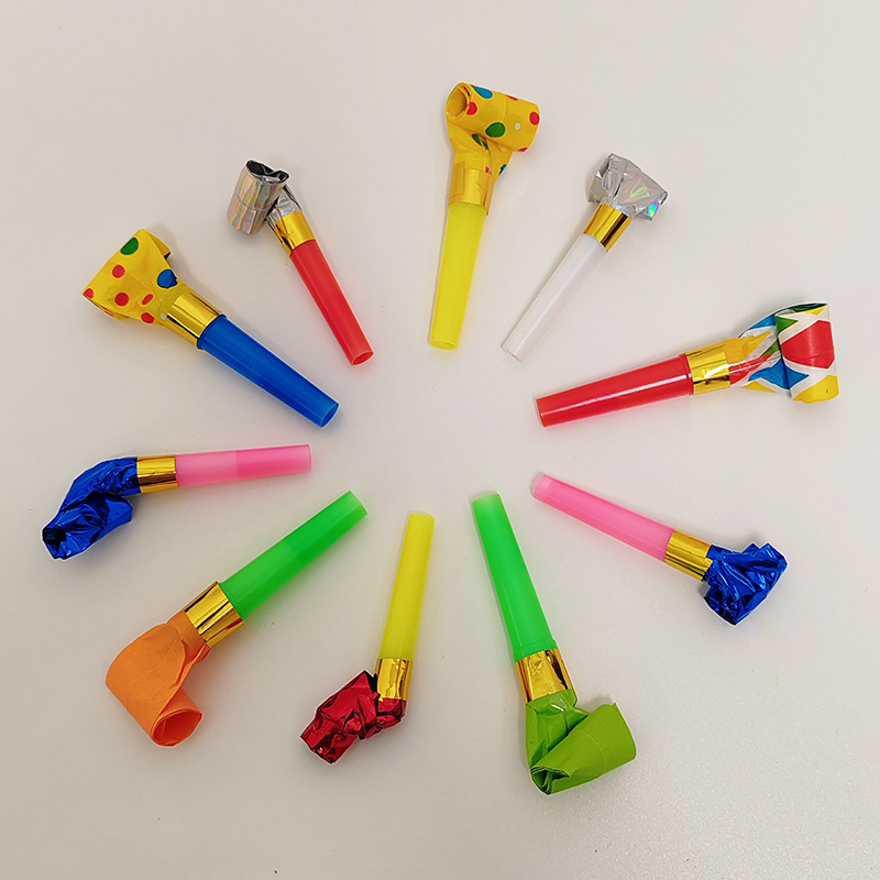 Vaikų gimtadienio skrybėlė iš filco – šventinis stilius, rekvizitai vietos dekoracijai