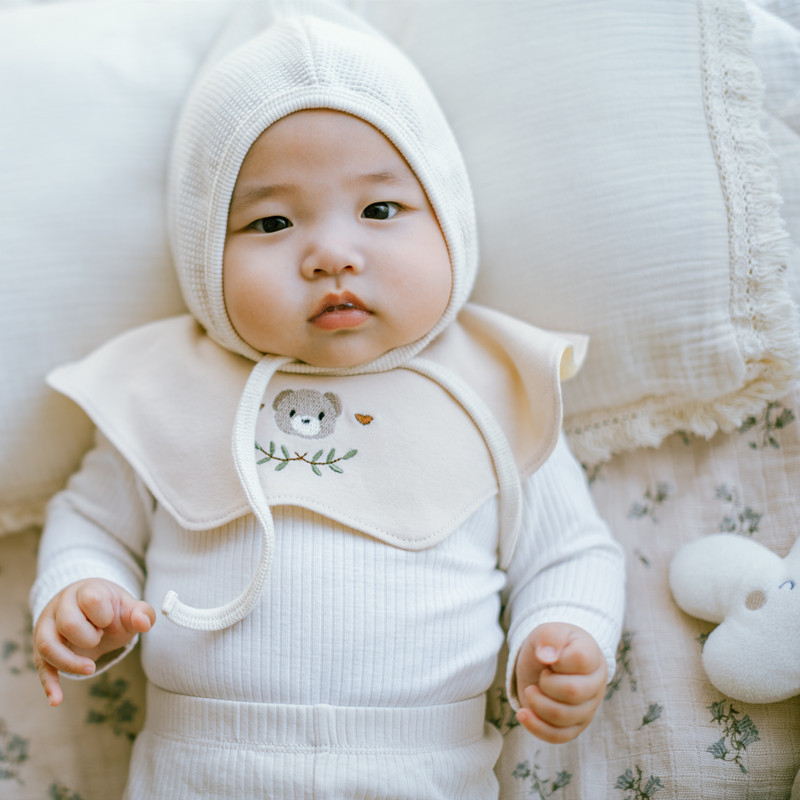 Baby bib s 360° rotacijom, vodootporan materijal od pamuka preko 95%, crtani uzorak, za dob 0–3 godine