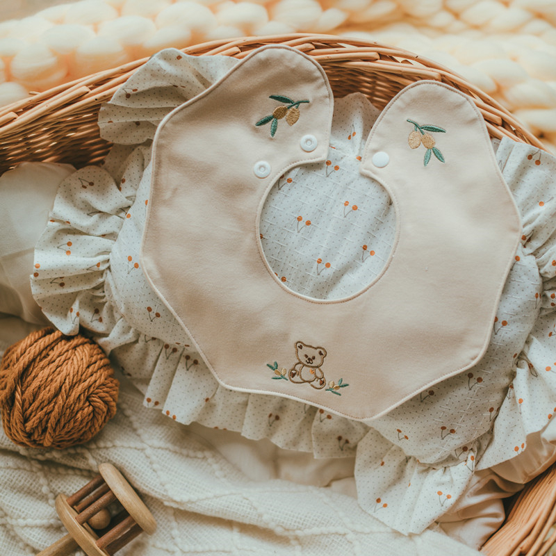 Baby bib s 360° rotacijom, vodootporan materijal od pamuka preko 95%, crtani uzorak, za dob 0–3 godine