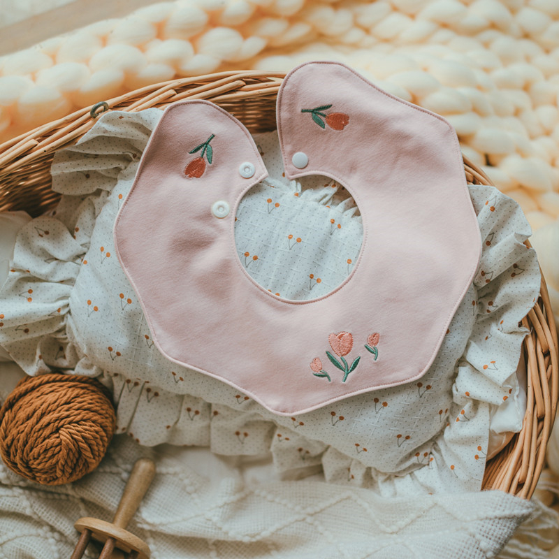 Baby bib s 360° rotacijom, vodootporan materijal od pamuka preko 95%, crtani uzorak, za dob 0–3 godine
