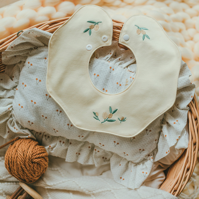 Baby bib s 360° rotacijom, vodootporan materijal od pamuka preko 95%, crtani uzorak, za dob 0–3 godine