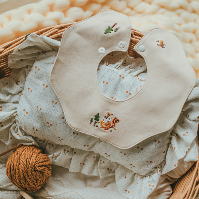 Baby bib s 360° rotacijom, vodootporan materijal od pamuka preko 95%, crtani uzorak, za dob 0–3 godine