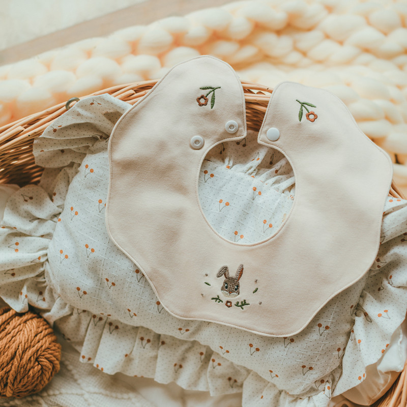 Baby bib s 360° rotacijom, vodootporan materijal od pamuka preko 95%, crtani uzorak, za dob 0–3 godine