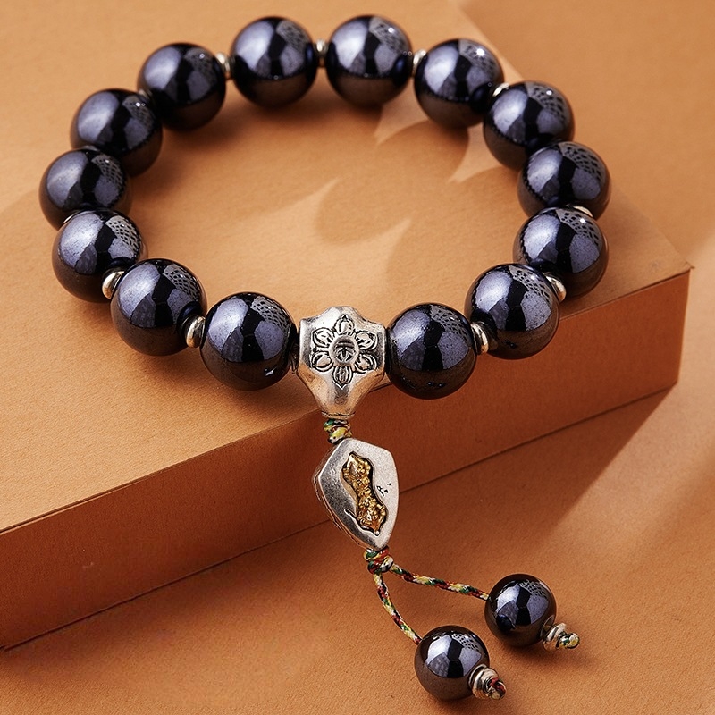 Rokassprādze palātas stilā ar keramikas pērļām un teksta burtiem, rokām austā