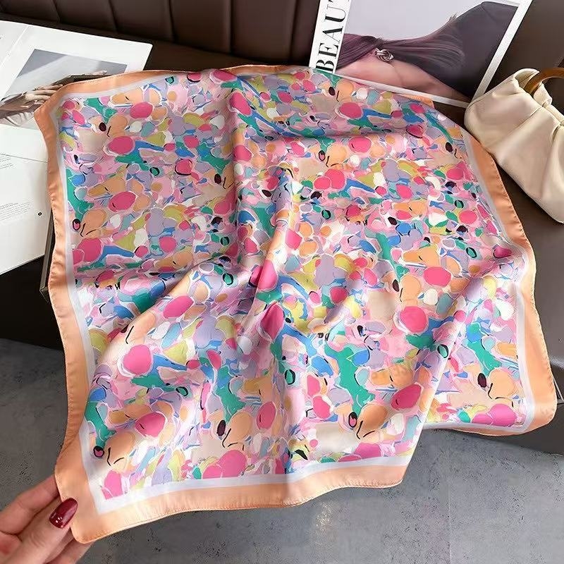 Poliészter szatén felületű négyzet alakú sál, virágminta, őszi szezon