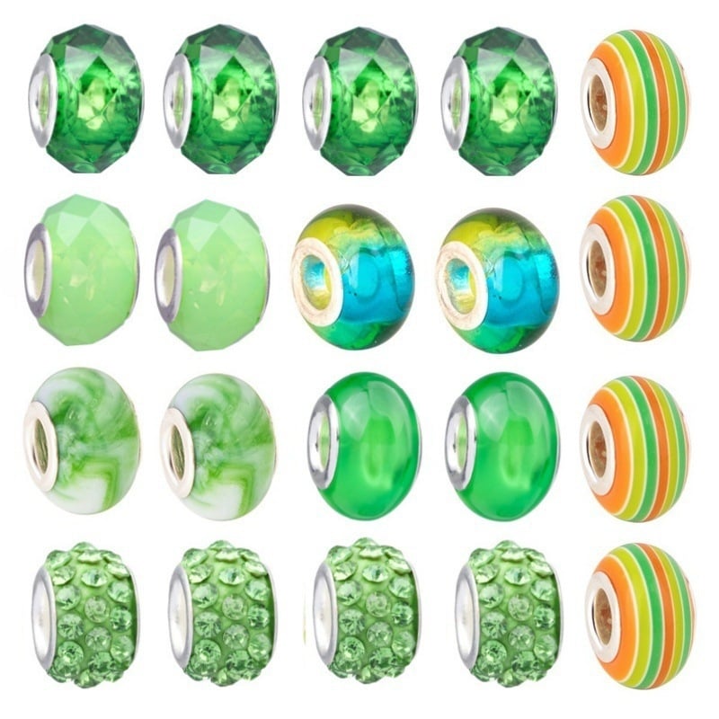 DIY gyerekeknek karkötőgyöngy készlet, elektroplattolt felületű vegyes anyagú gyöngyökkel és rajzfilmfigurás charmokkal