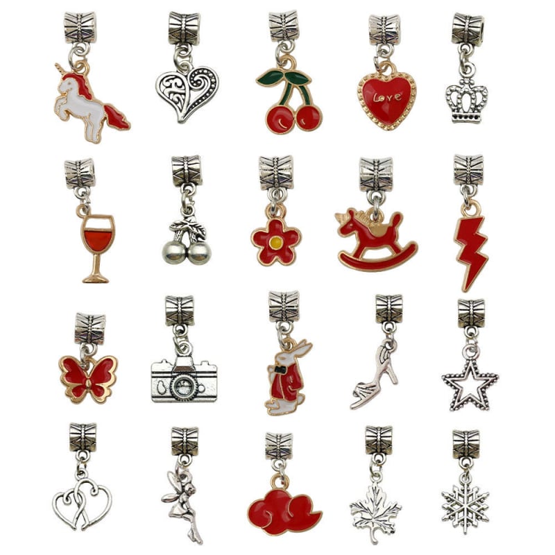 DIY gyerekeknek karkötőgyöngy készlet, elektroplattolt felületű vegyes anyagú gyöngyökkel és rajzfilmfigurás charmokkal