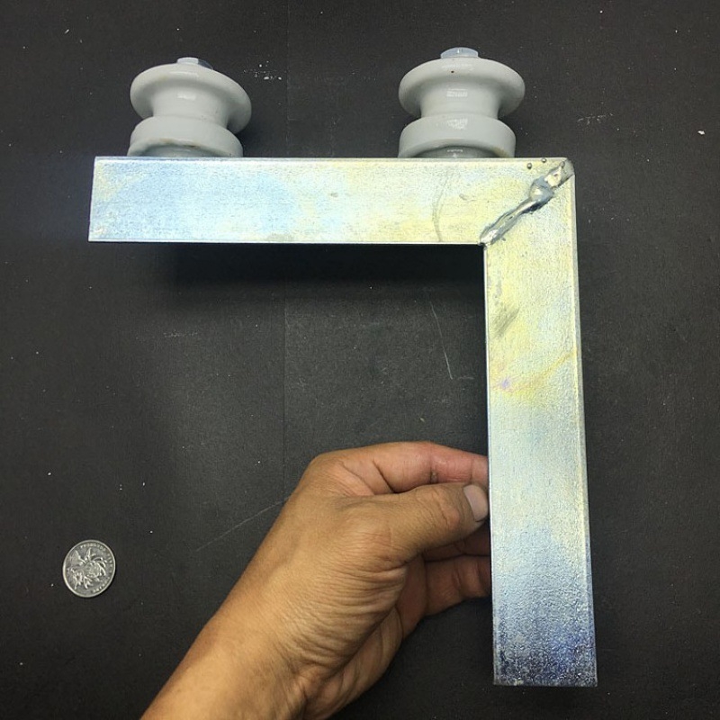 Trikampis geležinis kabelių laikiklis išoriniam sienai - Yangtang, modelis: Įvairūs