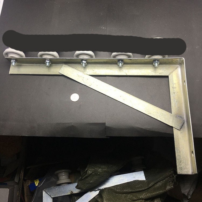 Trikampis geležinis kabelių laikiklis išoriniam sienai - Yangtang, modelis: Įvairūs