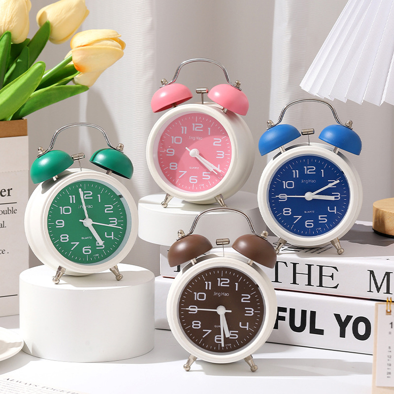 Rajzfilm asztali ébresztőóra LED és analóg kijelzővel, kvarc Aishida mozgás, elemről működik, fém ház, egyoldalas