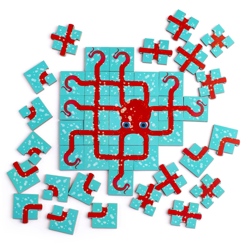 Djeco kartu galda spēle ar loģisku domāšanu un dzīvnieku tērēšanās tēmu — materiāli: plastmasa un papīrs; vecums 4–14 gadi; veicina intelektuālo attīstību, roku darbību un interaktīvu spēli.