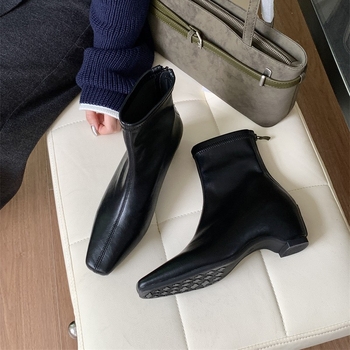 Moteriški Chelsea bateliai su kvadratine nosimi, stori žemi kulnai, viršelis iš odos skaldų patchwork, vidinis aukščio padidinimas