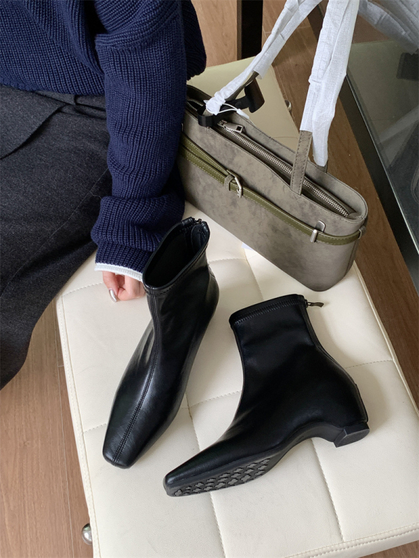 Moteriški Chelsea bateliai su kvadratine nosimi, stori žemi kulnai, viršelis iš odos skaldų patchwork, vidinis aukščio padidinimas