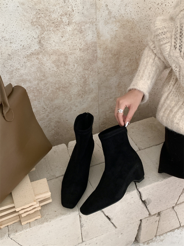 Moteriški Chelsea bateliai su kvadratine nosimi, stori žemi kulnai, viršelis iš odos skaldų patchwork, vidinis aukščio padidinimas