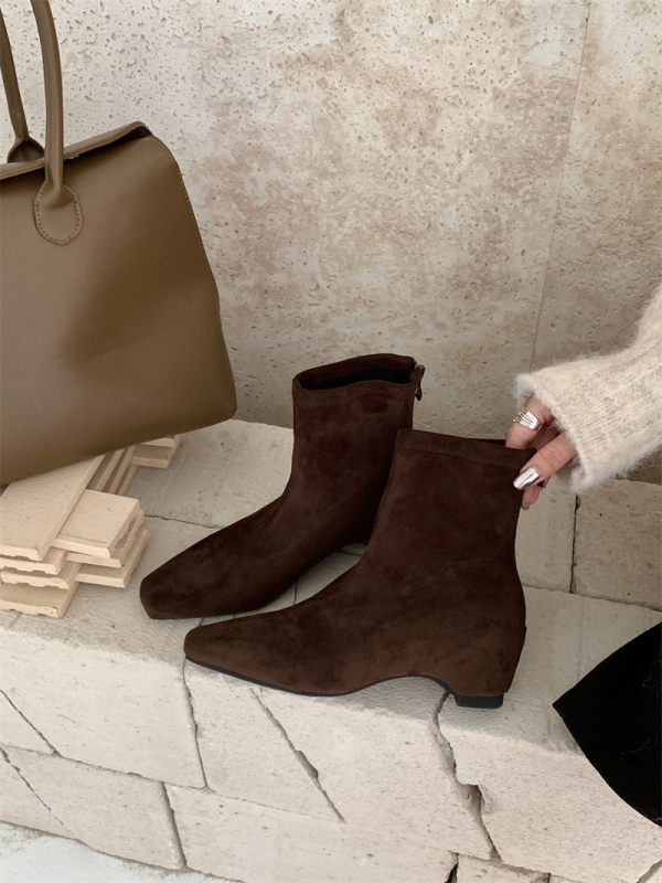 Moteriški Chelsea bateliai su kvadratine nosimi, stori žemi kulnai, viršelis iš odos skaldų patchwork, vidinis aukščio padidinimas