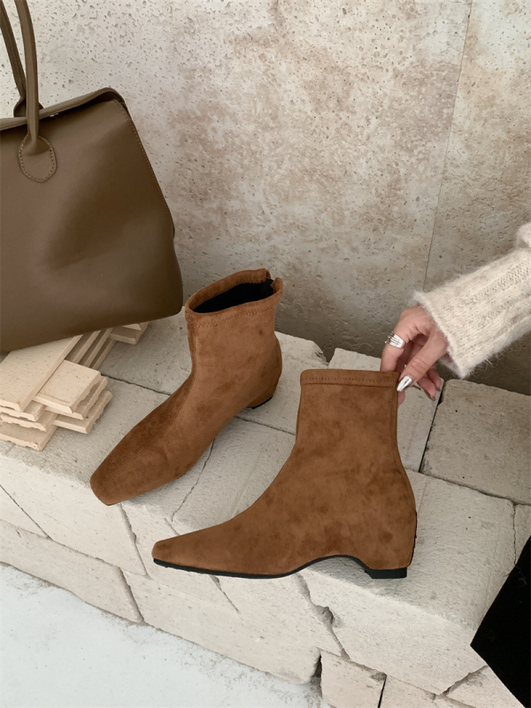 Moteriški Chelsea bateliai su kvadratine nosimi, stori žemi kulnai, viršelis iš odos skaldų patchwork, vidinis aukščio padidinimas