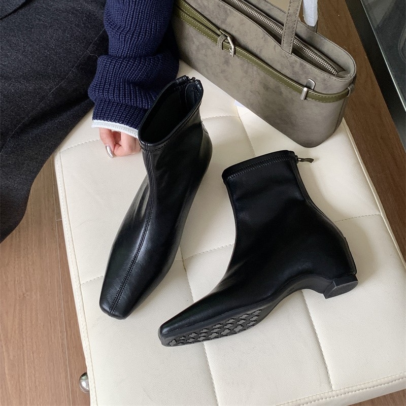 Moteriški Chelsea bateliai su kvadratine nosimi, stori žemi kulnai, viršelis iš odos skaldų patchwork, vidinis aukščio padidinimas